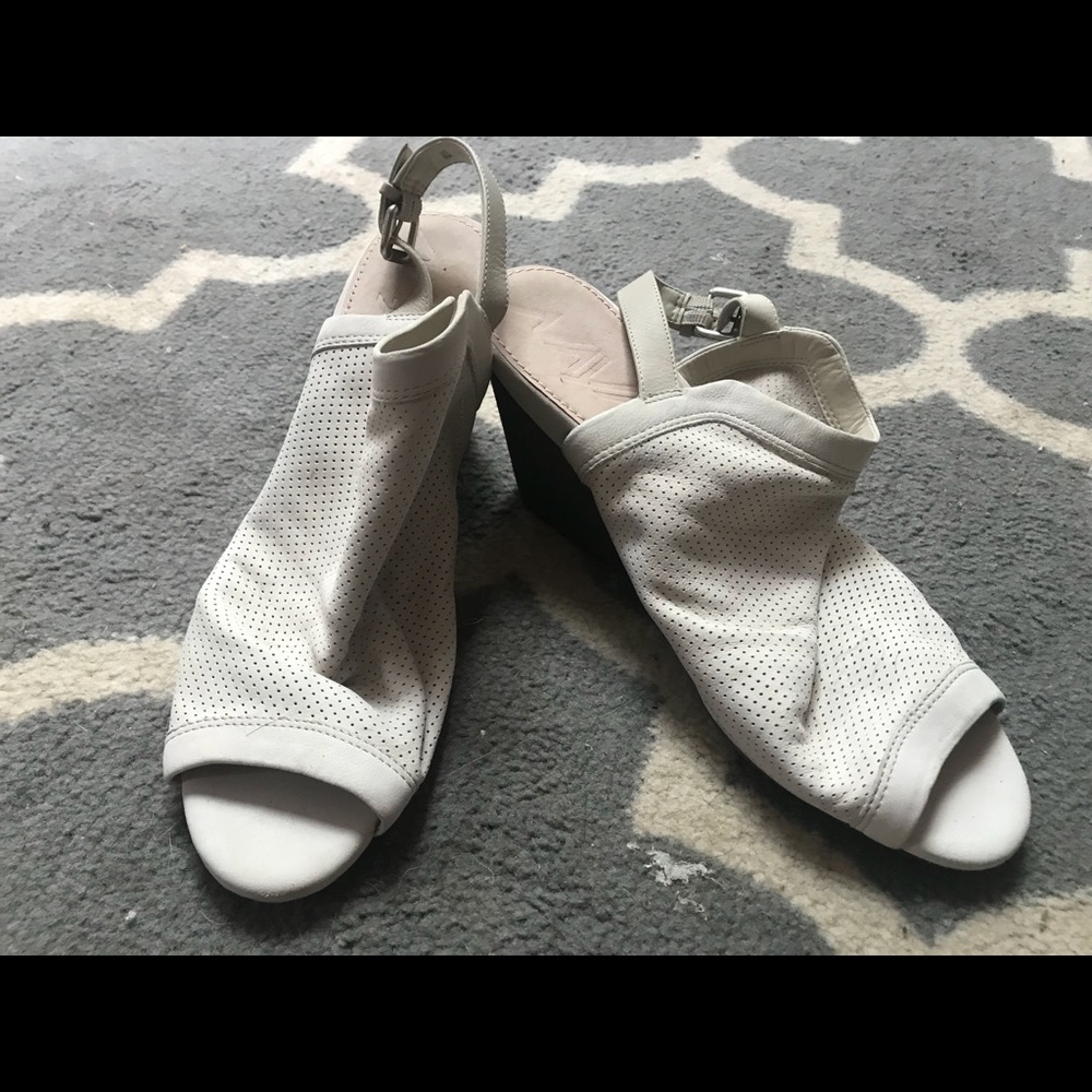 Naya wedge sandals